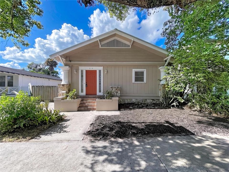 For Sale: $499,900 (3 beds, 2 baths, 2000 Square Feet)