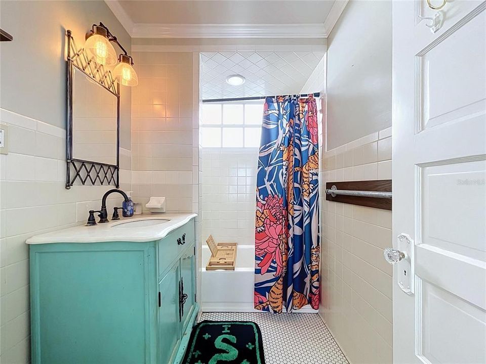 For Sale: $499,900 (3 beds, 2 baths, 2000 Square Feet)