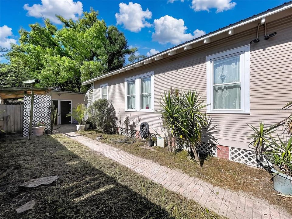 For Sale: $499,900 (3 beds, 2 baths, 2000 Square Feet)