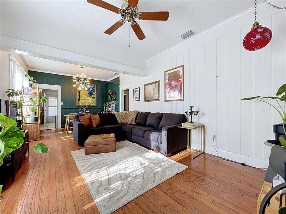 For Sale: $499,900 (3 beds, 2 baths, 2000 Square Feet)