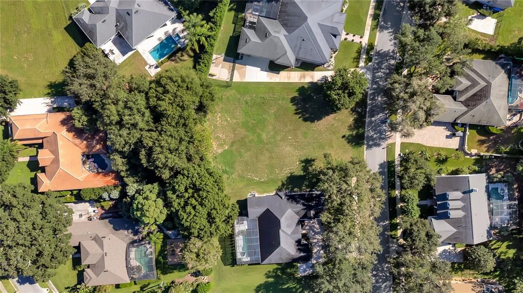 待售: $299,500 (0.37 acres)