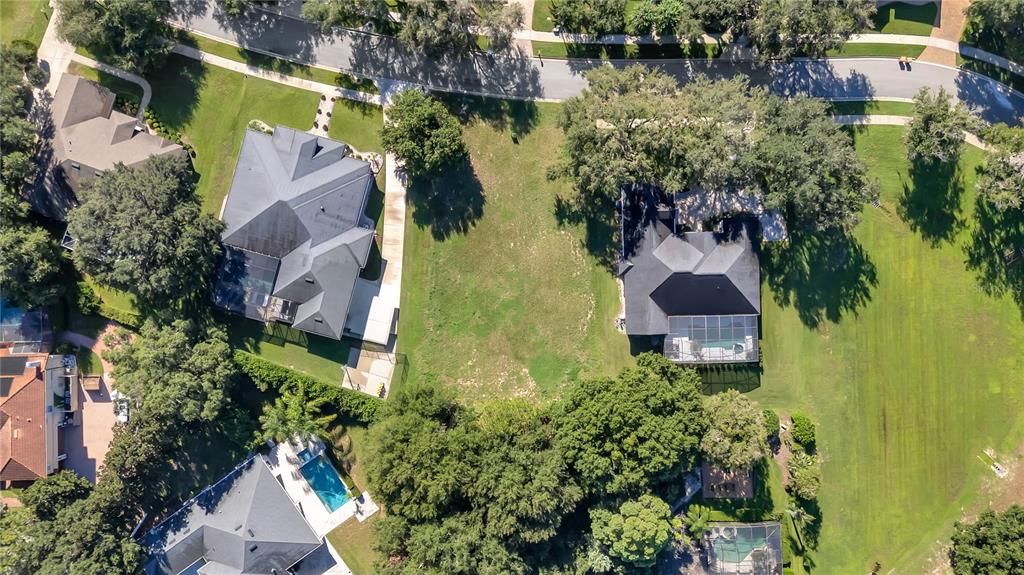 待售: $299,500 (0.37 acres)