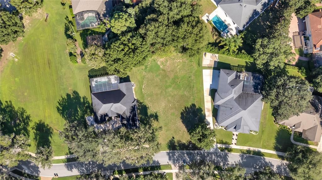 待售: $299,500 (0.37 acres)