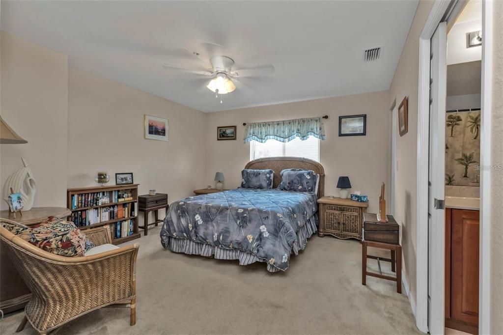 For Sale: $349,900 (3 beds, 2 baths, 1837 Square Feet)