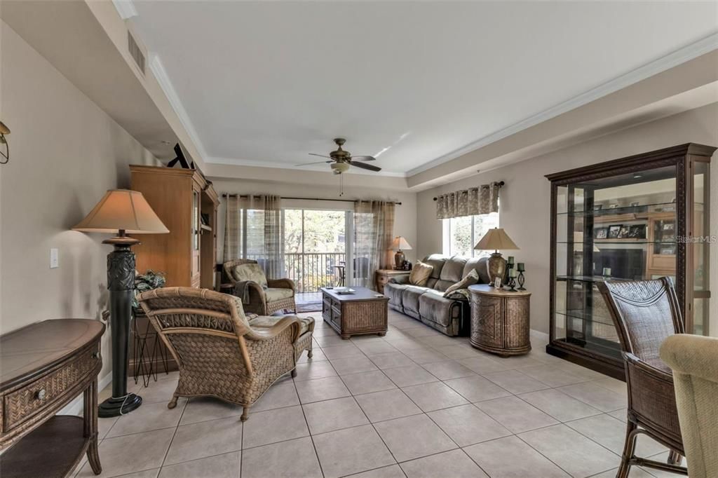 For Sale: $349,900 (3 beds, 2 baths, 1837 Square Feet)