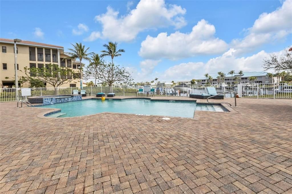 For Sale: $349,900 (3 beds, 2 baths, 1837 Square Feet)