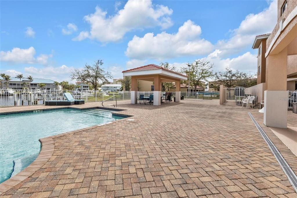 For Sale: $349,900 (3 beds, 2 baths, 1837 Square Feet)