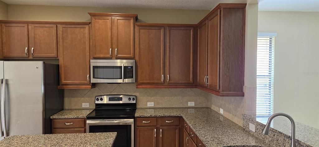 En Venta: $495,000 (4 camas, 2 baños, 2102 Pies cuadrados)