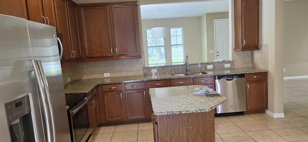 En Venta: $495,000 (4 camas, 2 baños, 2102 Pies cuadrados)