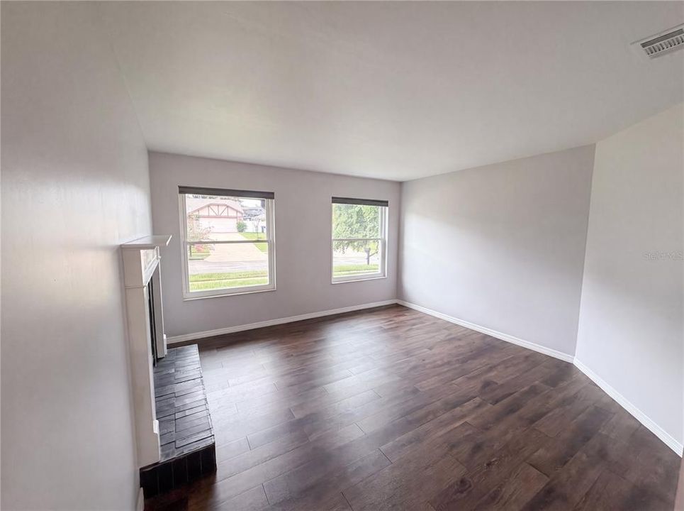 For Sale: $367,000 (3 beds, 2 baths, 1528 Square Feet)
