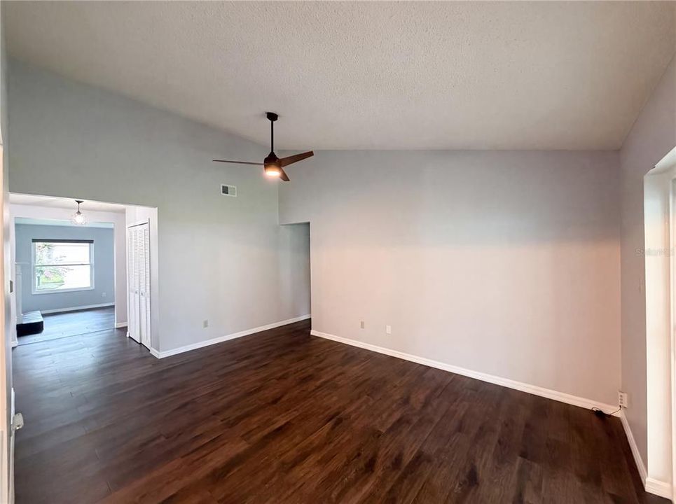 For Sale: $367,000 (3 beds, 2 baths, 1528 Square Feet)