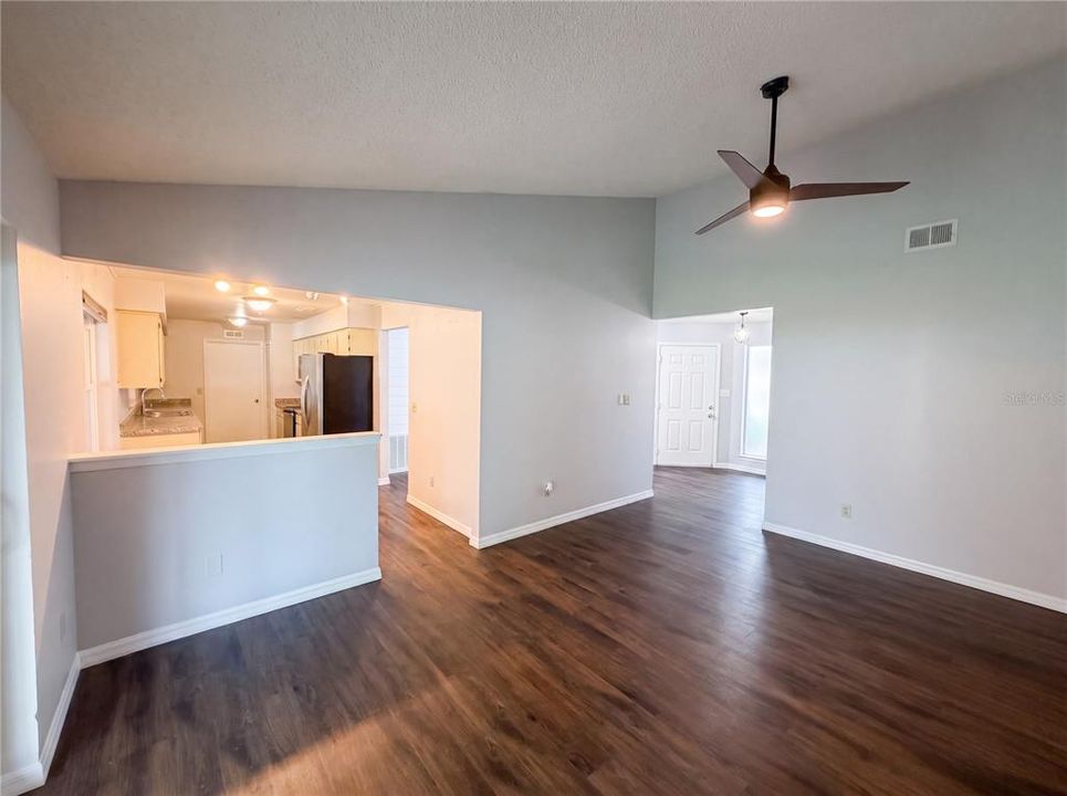 For Sale: $367,000 (3 beds, 2 baths, 1528 Square Feet)