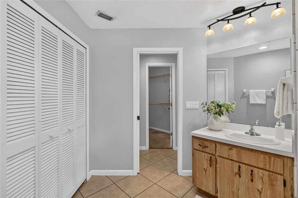 Active With Contract: $309,000 (3 beds, 2 baths, 1659 Square Feet)
