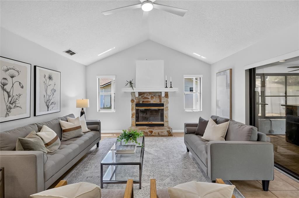 Active With Contract: $309,000 (3 beds, 2 baths, 1659 Square Feet)
