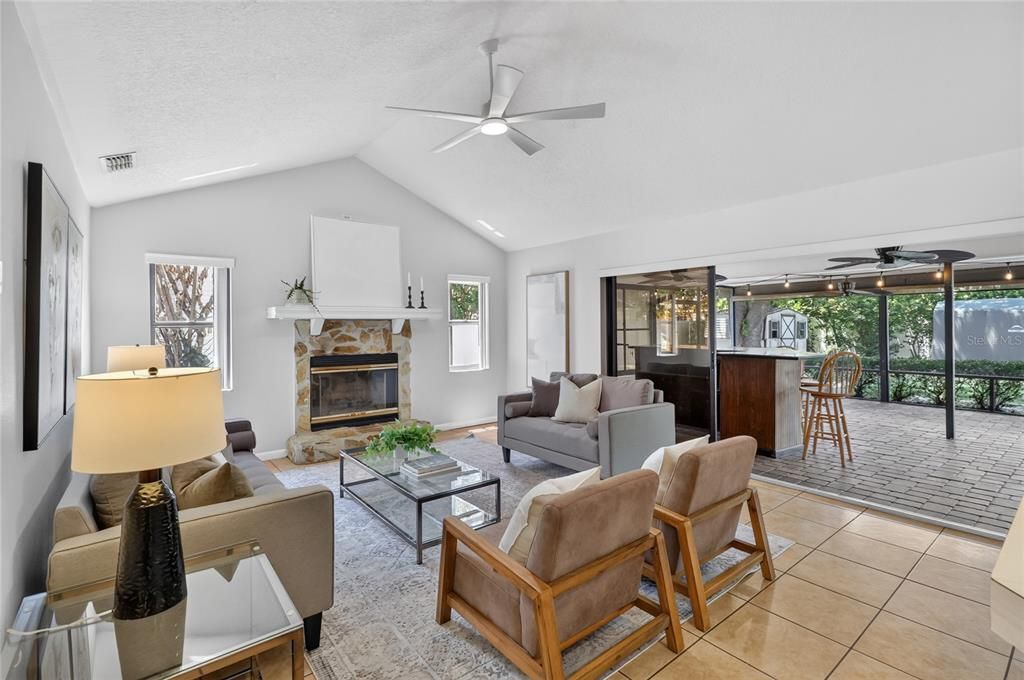 Active With Contract: $309,000 (3 beds, 2 baths, 1659 Square Feet)
