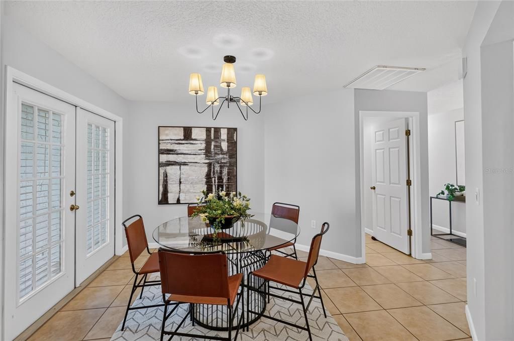 Active With Contract: $309,000 (3 beds, 2 baths, 1659 Square Feet)