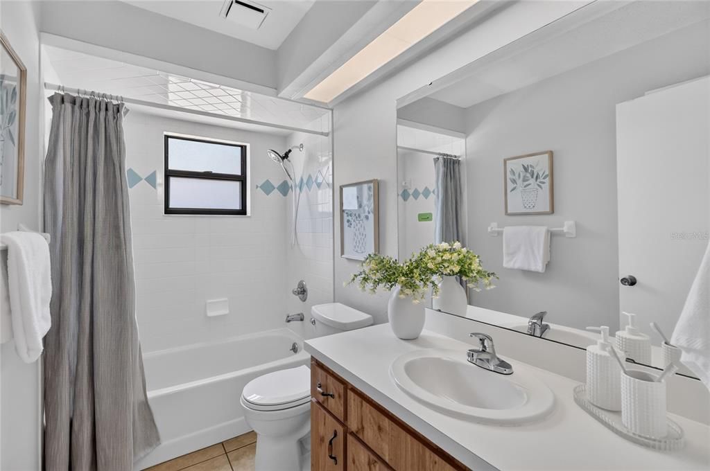 Active With Contract: $309,000 (3 beds, 2 baths, 1659 Square Feet)