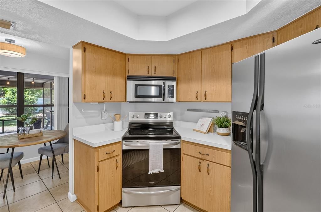 Active With Contract: $309,000 (3 beds, 2 baths, 1659 Square Feet)