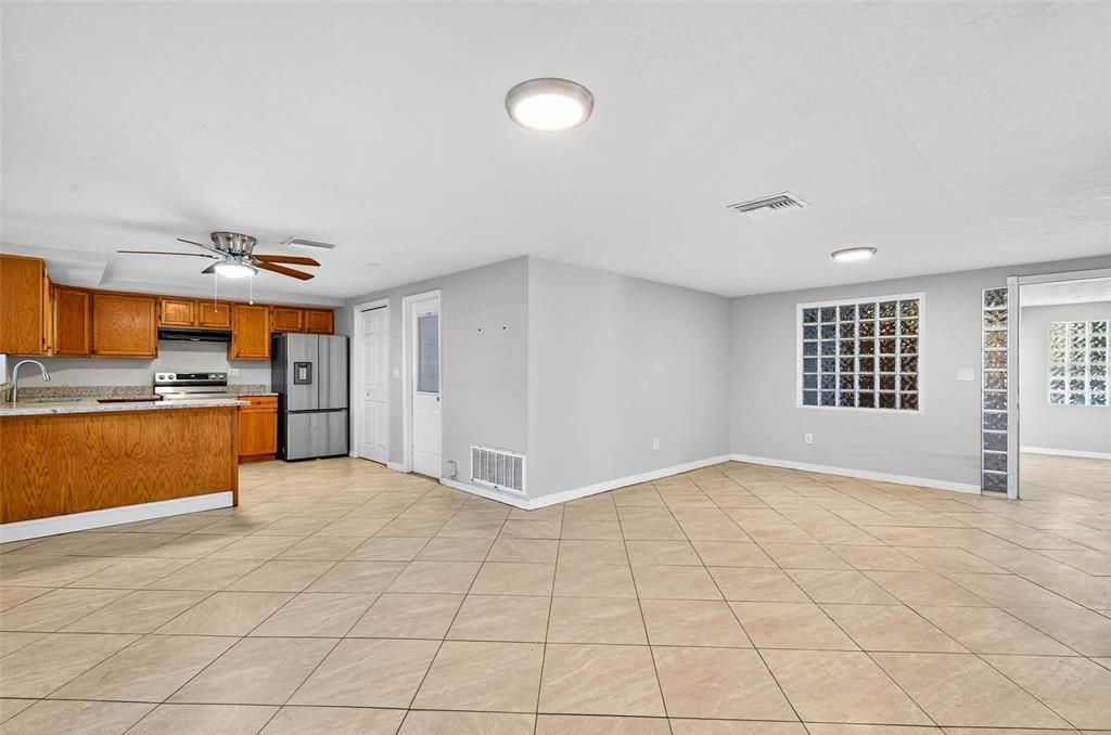 For Rent: $1,795 (2 beds, 1 baths, 1068 Square Feet)