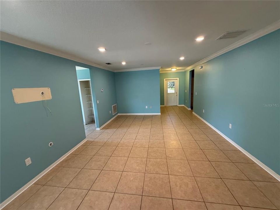 For Sale: $289,000 (4 beds, 2 baths, 1874 Square Feet)