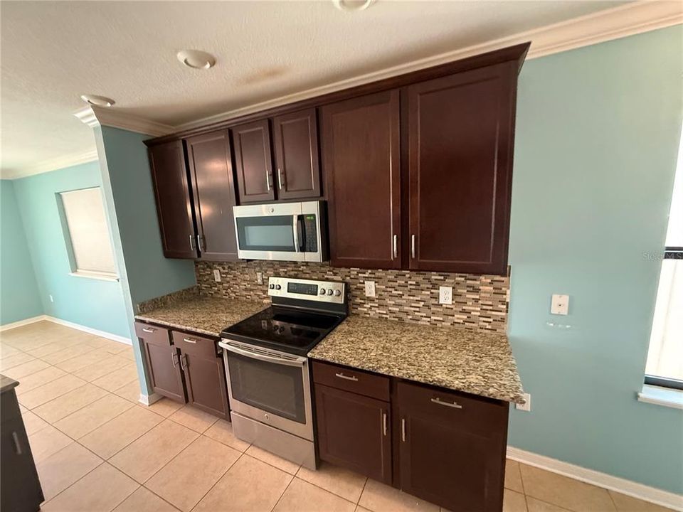 For Sale: $289,000 (4 beds, 2 baths, 1874 Square Feet)