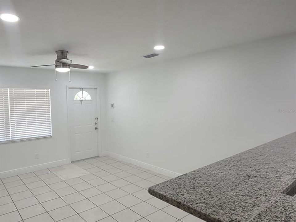 En Renta: $2,750 (3 camas, 2 baños, 1366 Pies cuadrados)