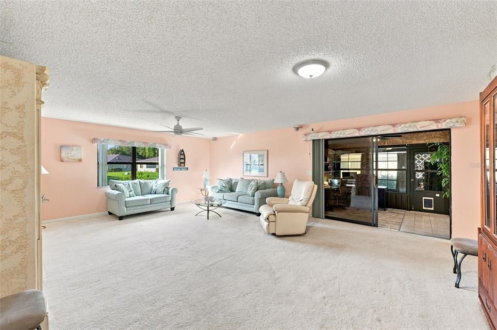 For Sale: $205,000 (2 beds, 2 baths, 1638 Square Feet)