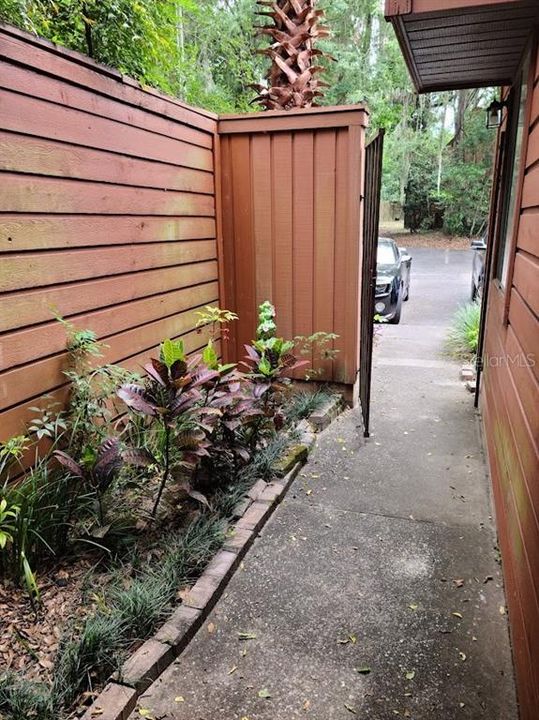 For Rent: $1,450 (2 beds, 2 baths, 1106 Square Feet)
