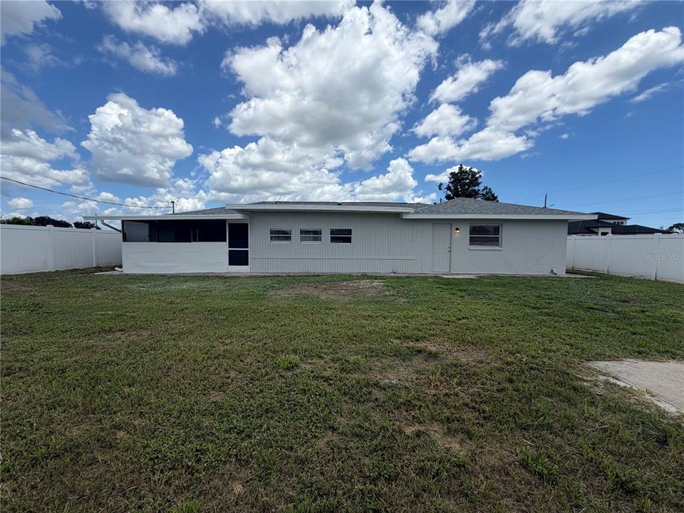 For Sale: $243,000 (3 beds, 2 baths, 1476 Square Feet)
