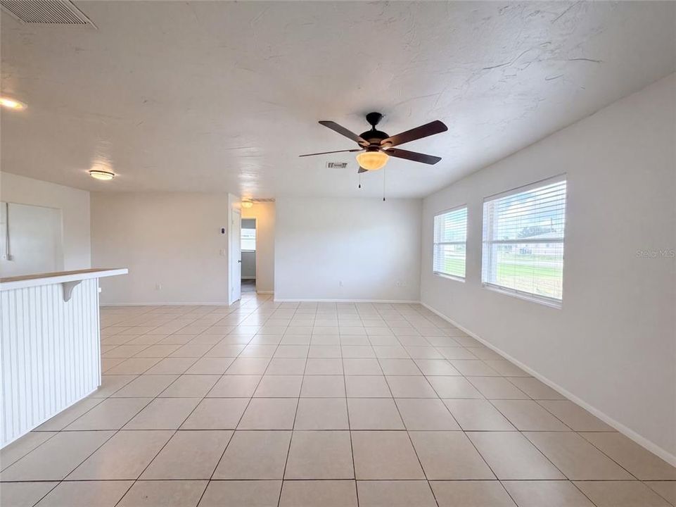 For Sale: $243,000 (3 beds, 2 baths, 1476 Square Feet)