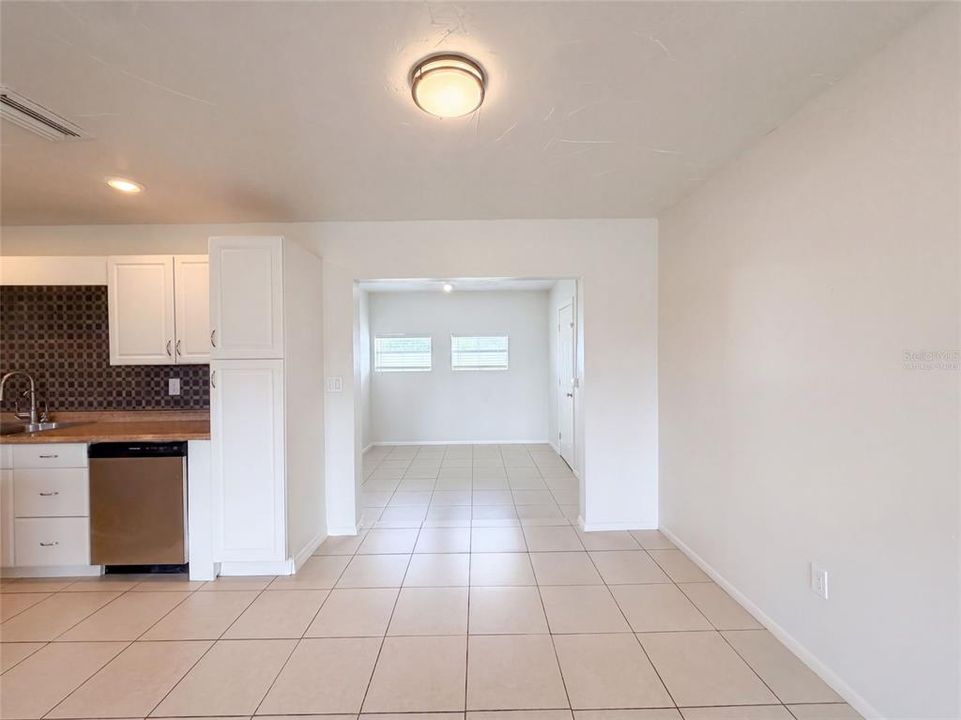 For Sale: $243,000 (3 beds, 2 baths, 1476 Square Feet)