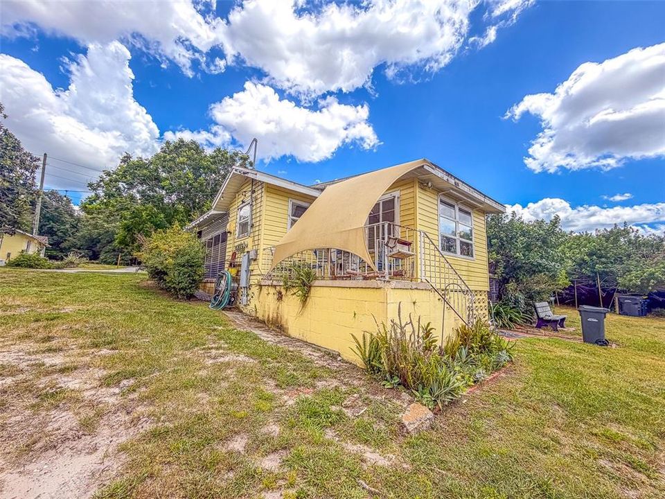 For Sale: $299,990 (3 beds, 2 baths, 1149 Square Feet)
