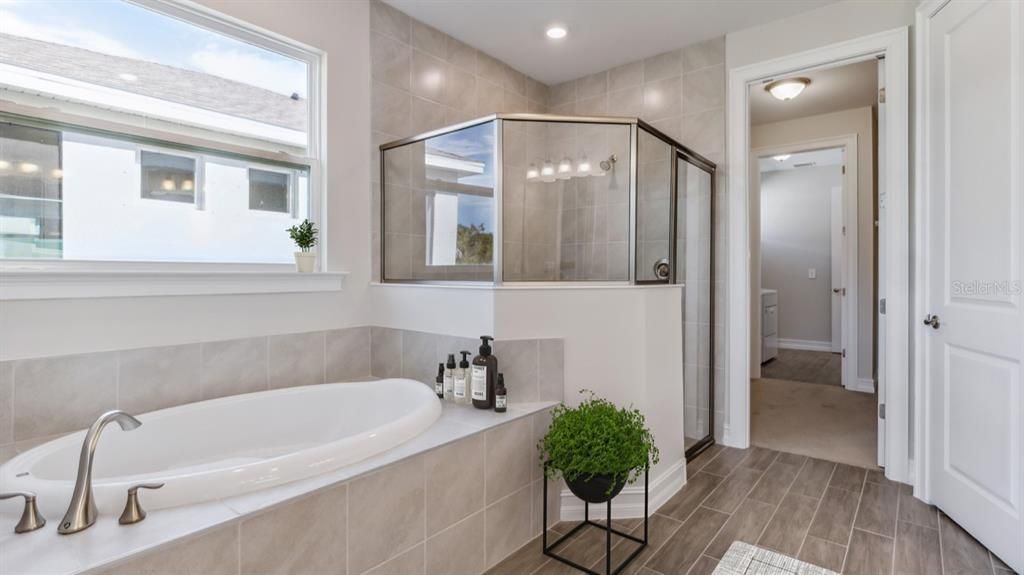 For Sale: $425,575 (3 beds, 2 baths, 2221 Square Feet)