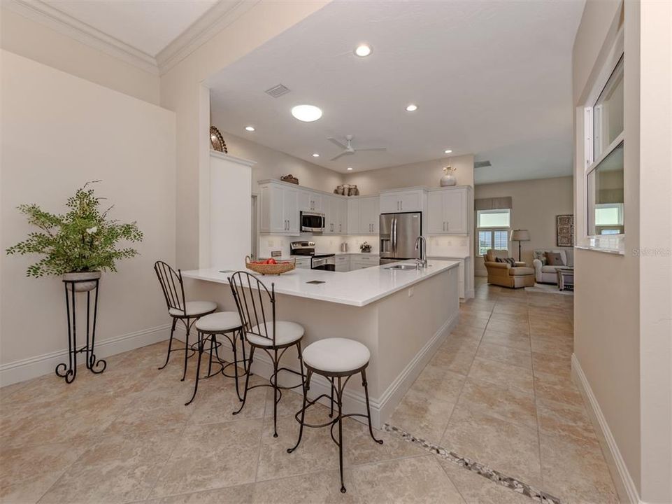 En Venta: $684,000 (2 camas, 2 baños, 2370 Pies cuadrados)