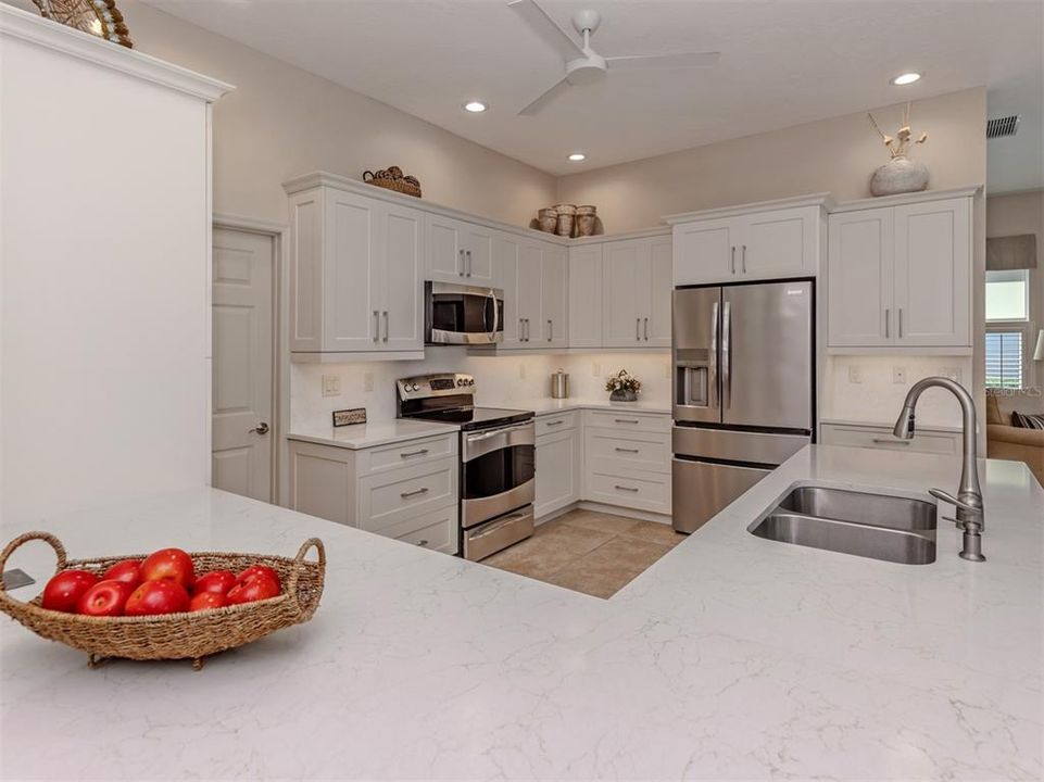 En Venta: $684,000 (2 camas, 2 baños, 2370 Pies cuadrados)