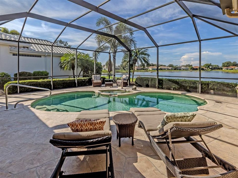En Venta: $684,000 (2 camas, 2 baños, 2370 Pies cuadrados)