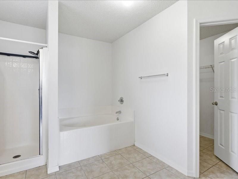 En Venta: $320,000 (4 camas, 3 baños, 2123 Pies cuadrados)