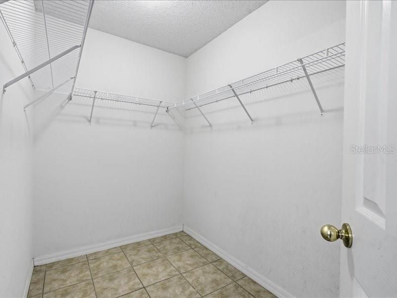 En Venta: $320,000 (4 camas, 3 baños, 2123 Pies cuadrados)
