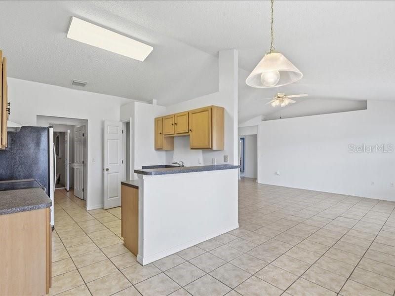 En Venta: $320,000 (4 camas, 3 baños, 2123 Pies cuadrados)