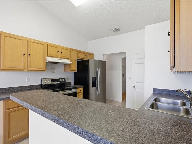 En Venta: $320,000 (4 camas, 3 baños, 2123 Pies cuadrados)