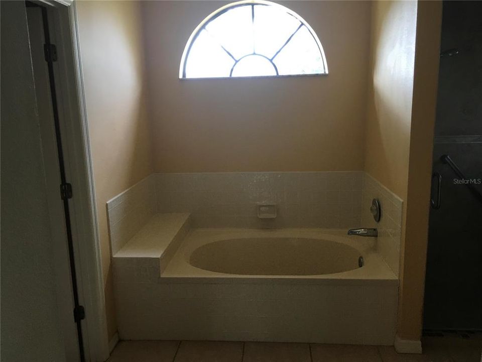 En Venta: $424,900 (4 camas, 2 baños, 2065 Pies cuadrados)