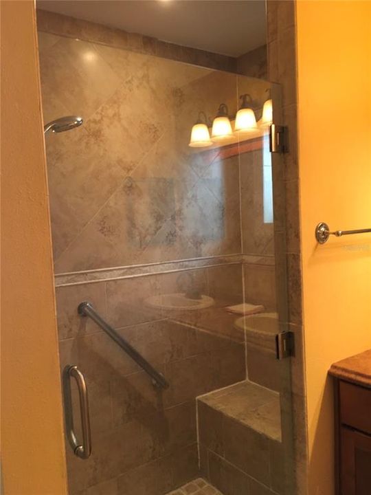 En Venta: $424,900 (4 camas, 2 baños, 2065 Pies cuadrados)