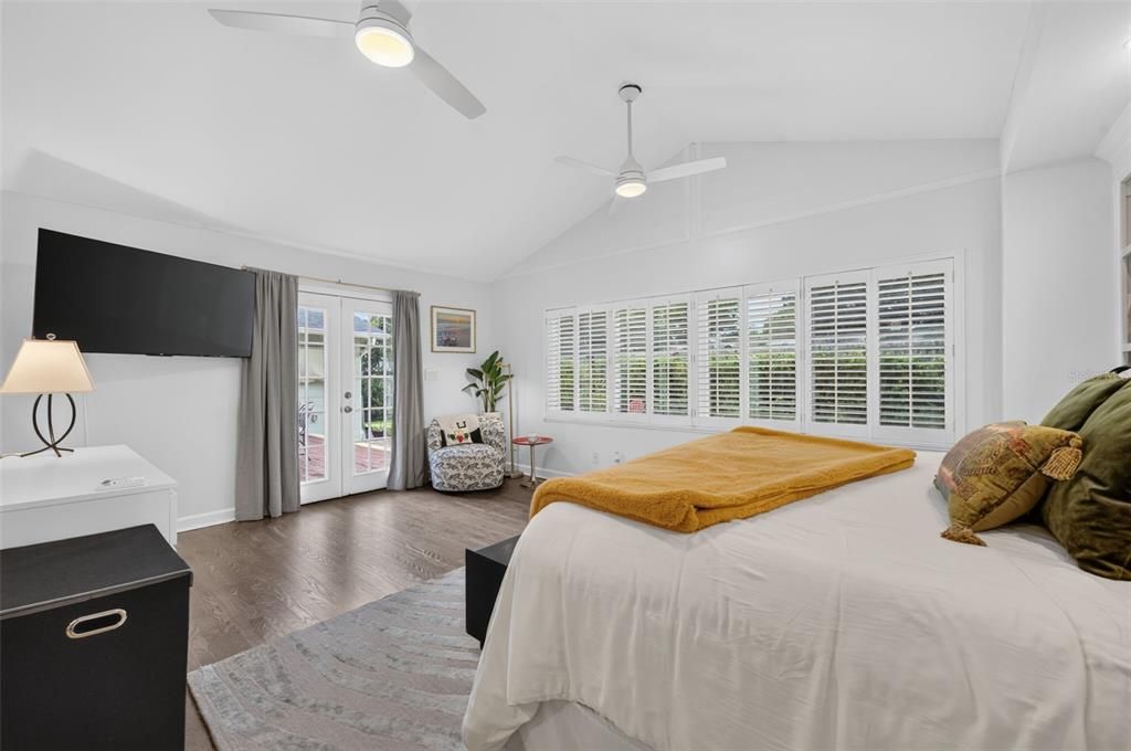 For Sale: $799,000 (3 beds, 2 baths, 1958 Square Feet)