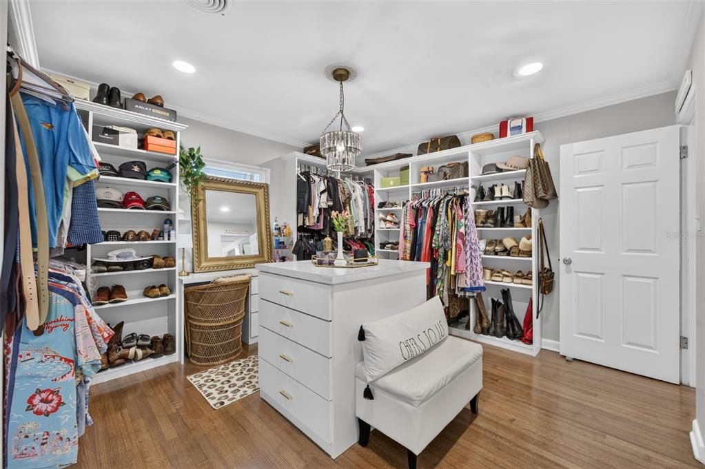 For Sale: $799,000 (3 beds, 2 baths, 1958 Square Feet)