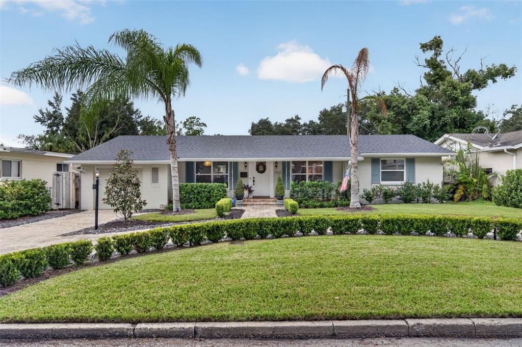 For Sale: $799,000 (3 beds, 2 baths, 1958 Square Feet)