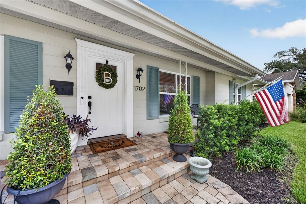For Sale: $799,000 (3 beds, 2 baths, 1958 Square Feet)