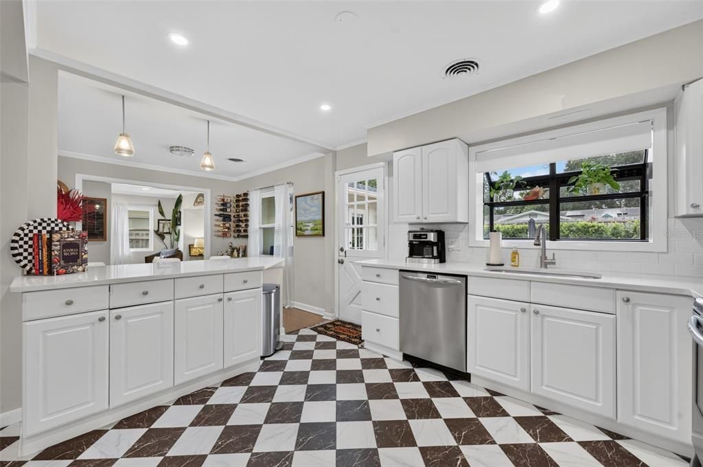 For Sale: $799,000 (3 beds, 2 baths, 1958 Square Feet)