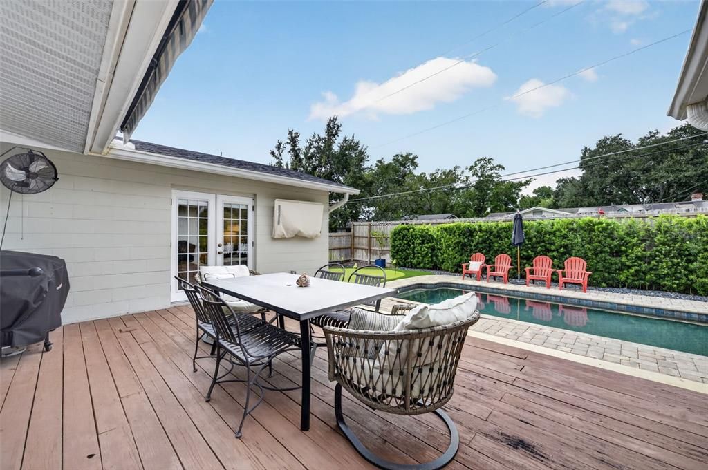 For Sale: $799,000 (3 beds, 2 baths, 1958 Square Feet)