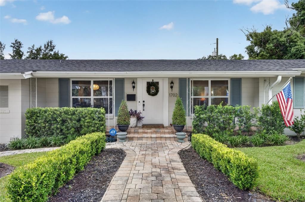 For Sale: $799,000 (3 beds, 2 baths, 1958 Square Feet)