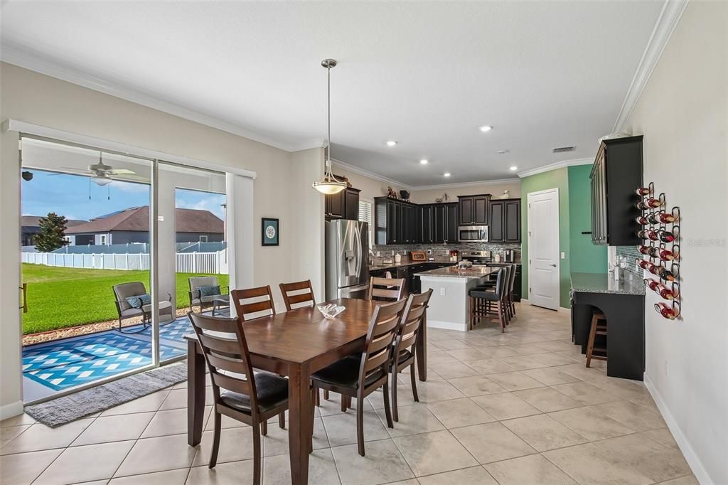 For Sale: $535,000 (5 beds, 3 baths, 3104 Square Feet)